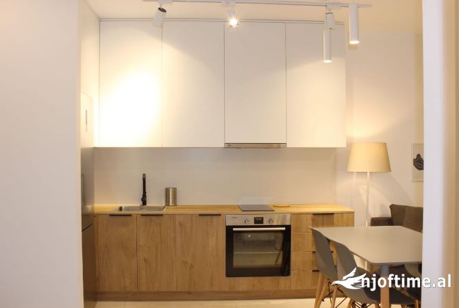 Shtepi me qera Apartament ne Tirane, Garsoniere, Mobilimi E mobiluar, Pagesa 60,000  Leke.