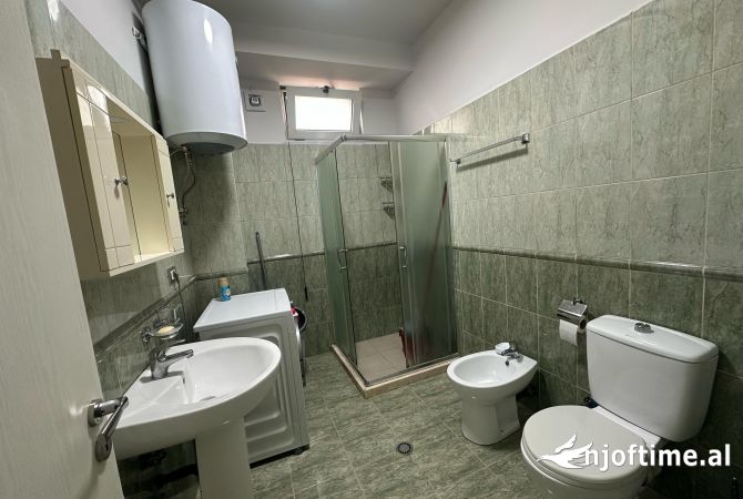 Shtepi me qera Apartament ne Tirane, 1+1, Mobilimi E mobiluar, Pagesa 550  Euro.