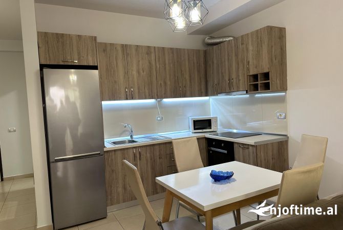 Shtepi me qera Apartament ne Tirane, 1+1, Mobilimi E mobiluar, Pagesa 550  Euro.