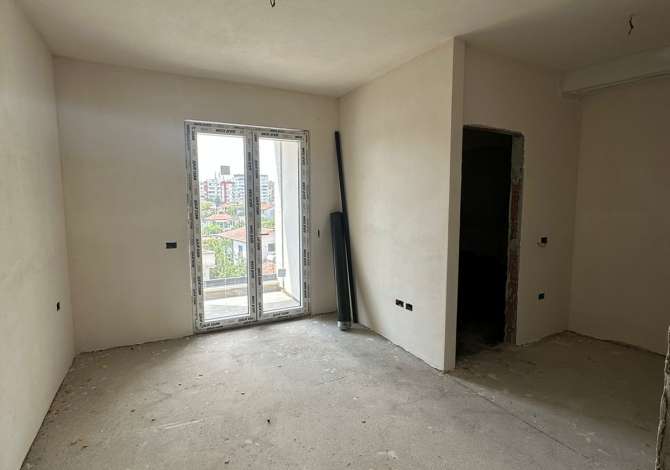 Shtepi ne shitje Apartament ne Tirane, 2+1, Mobilimi Bosh, pa mobiluar, Pagesa 164,934  Euro.