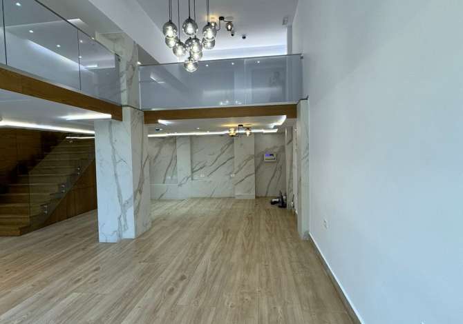 SHITET AMBJENT BIZNESI 80M2 KOMUNA E PARISIT