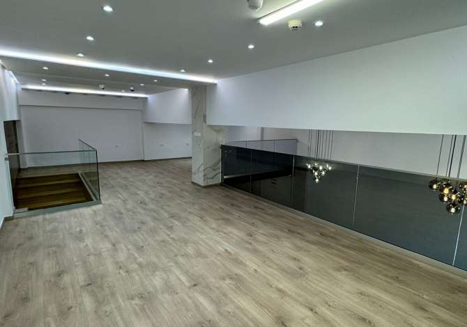 SHITET AMBJENT BIZNESI 80M2 KOMUNA E PARISIT