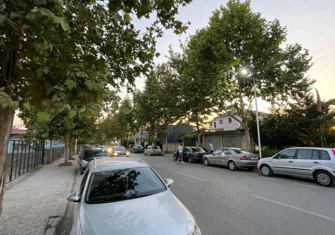 Ambient biznesi me qera 6+1 ne Tirane - 1,200 Euro