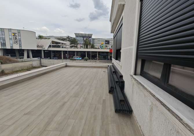 AMBJENT BIZNESI PER QIRA