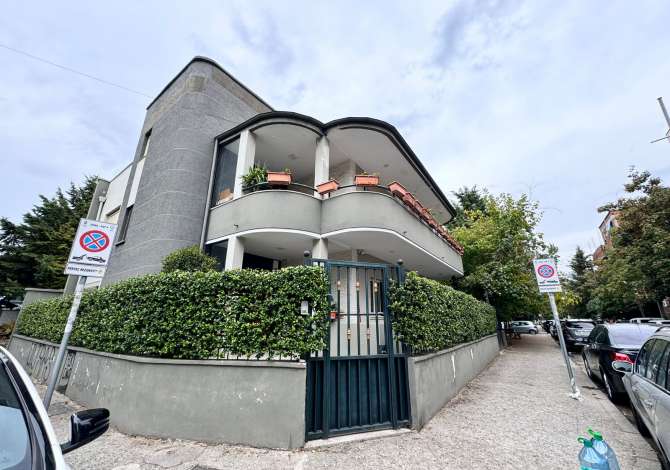 Ambient biznesi me qera 3+1 ne Tirane - 1,500 Euro
