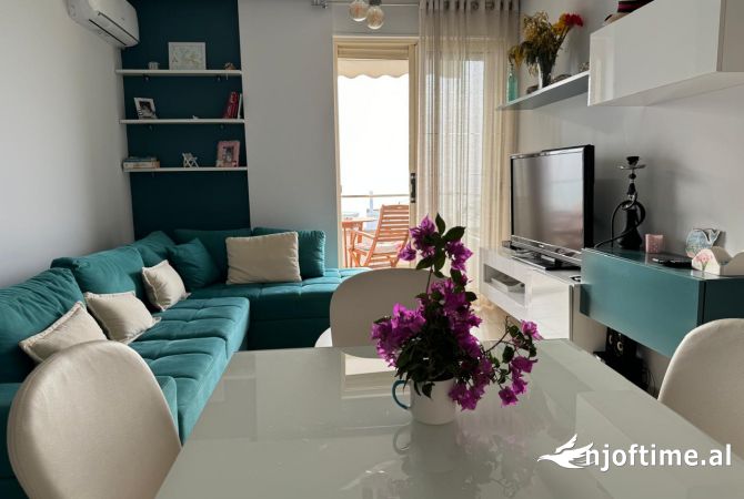 Shtepi ne shitje Apartament ne Vlore, 1+1, Mobilimi Bosh, pa mobiluar, Pagesa 135,000  Euro.