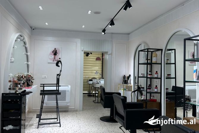 Jepet me qira Dyqan tek Insituti Harry Fultz!