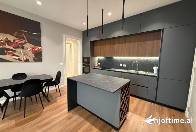 Shtepi me qera 2+1 ne Tirane - 1,300 Euro