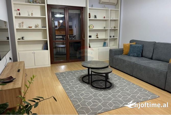 Shtepi me qera 2+1 ne Tirane - 1,200 Euro
