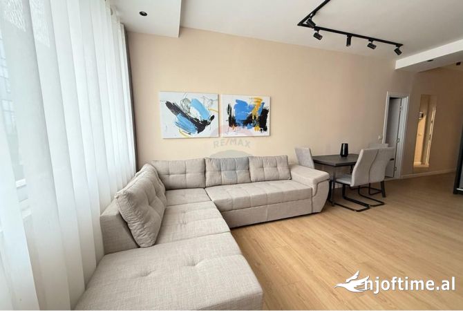 Shtepi ne shitje Apartament ne Tirane, 2+1, Mobilimi E mobiluar, Pagesa 141,000  Euro.