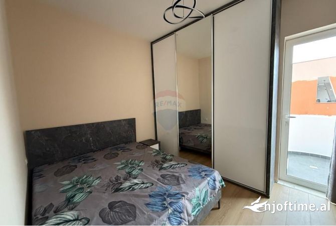 Shtepi ne shitje Apartament ne Tirane, 2+1, Mobilimi E mobiluar, Pagesa 141,000  Euro.