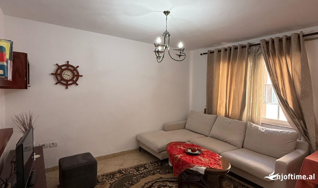 Shtepi me qera Apartament ne Tirane, 2+1, Mobilimi E mobiluar, Pagesa 450  Euro.