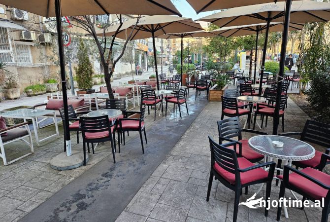 Ambient biznesi me qera 2+1 ne Tirane - 2,000 Euro