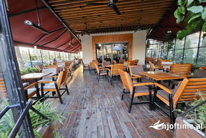 Ambient biznesi me qera 2+1 ne Tirane - 2,000 Euro