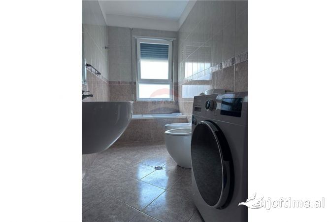 Shtepi me qera 3+1 ne Tirane - 650 Euro
