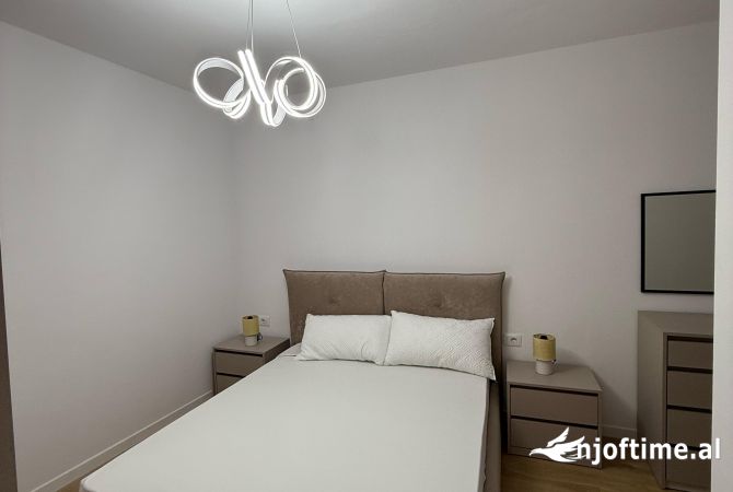 Shtepi me qera Apartament ne Tirane, 2+1, Mobilimi E mobiluar, Pagesa 650  Euro.