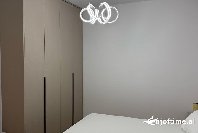 Shtepi me qera Apartament ne Tirane, 2+1, Mobilimi E mobiluar, Pagesa 650  Euro.