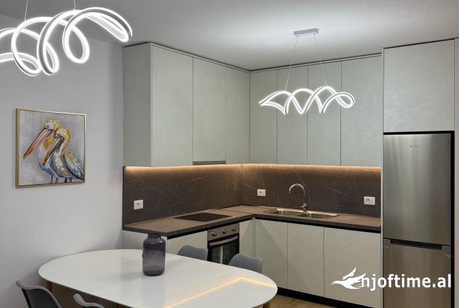 Shtepi me qera Apartament ne Tirane, 2+1, Mobilimi E mobiluar, Pagesa 650  Euro.