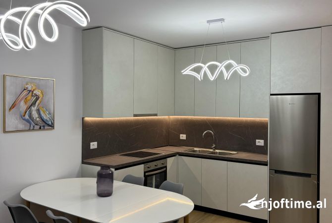 Shtepi me qera Apartament ne Tirane, 2+1, Mobilimi E mobiluar, Pagesa 650  Euro.