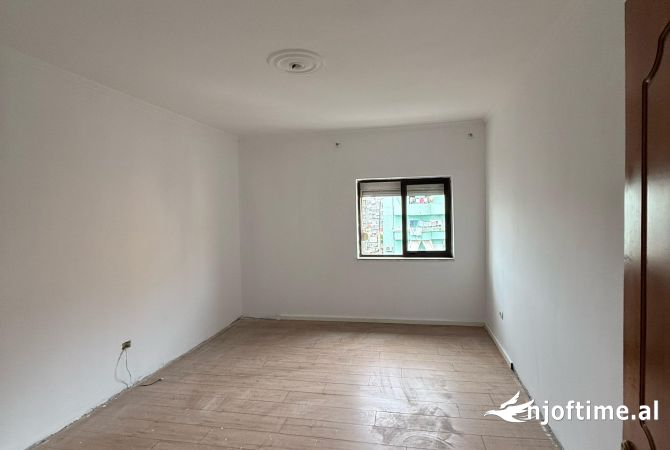 Shtepi ne shitje 3+1 ne Tirane - 298,000 Euro
