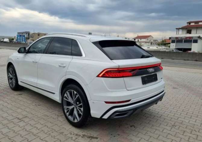 Jepet me qera Makina Audi Q8 duke filluar nga 320 euro dita