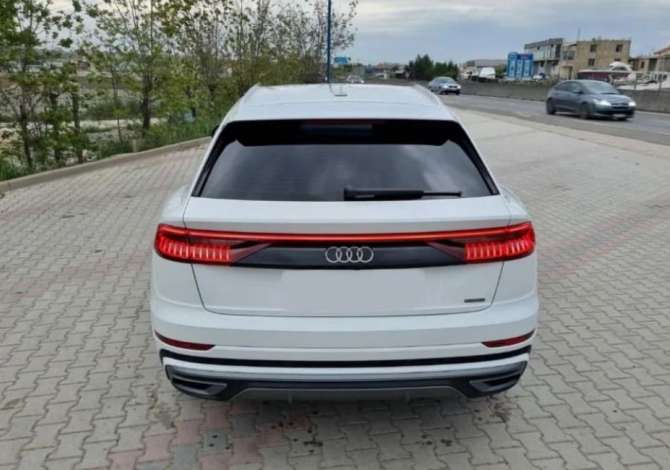 Jepet me qera Makina Audi Q8 duke filluar nga 320 euro dita