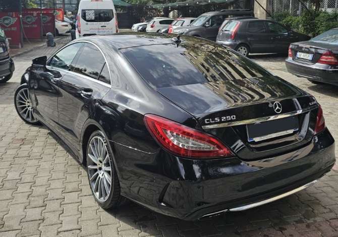 Makina ne shitje ne Tirane - 19,000 Euro