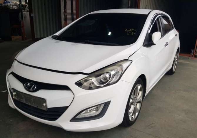 Jepet me qera Hyundai i30 duke filluar nga 35 euro ne dite. Aeroport Tirane