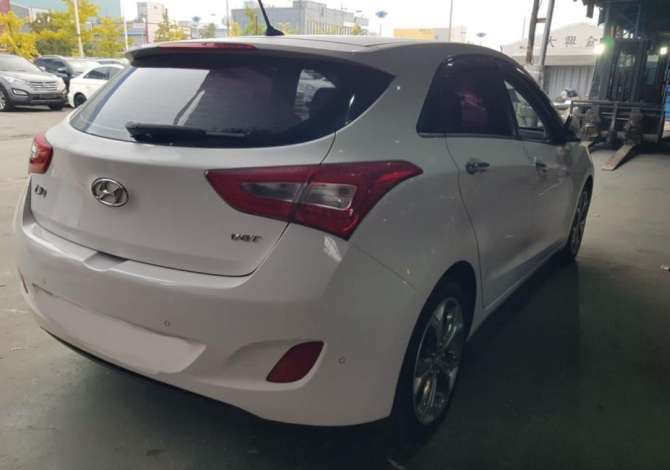 Jepet me qera Hyundai i30 duke filluar nga 35 euro ne dite. Aeroport Tirane