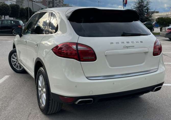 Noleggio Auto  a Tirana - 100 Euro