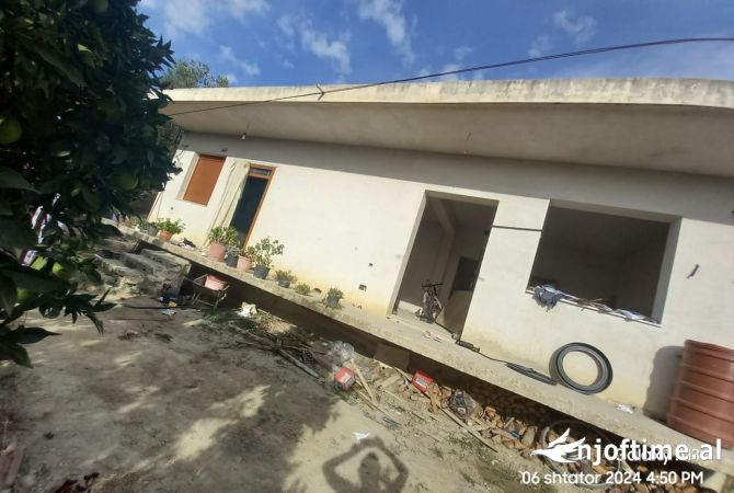 Shtepi ne shitje Shtepi Private ne Vlore, 3+1, Mobilimi E mobiluar, Pagesa 115,000  Euro.