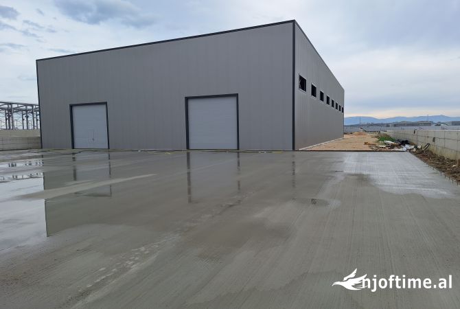 Ambient biznesi me qera 4+1 ne Durres - 4,500 Euro