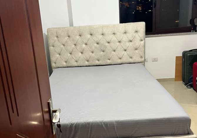 Shtepi ne shitje Apartament ne Tirane, 2+1, Mobilimi E mobiluar, Pagesa 112,000  Euro.