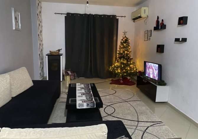 Shtepi ne shitje Apartament ne Tirane, 2+1, Mobilimi E mobiluar, Pagesa 112,000  Euro.