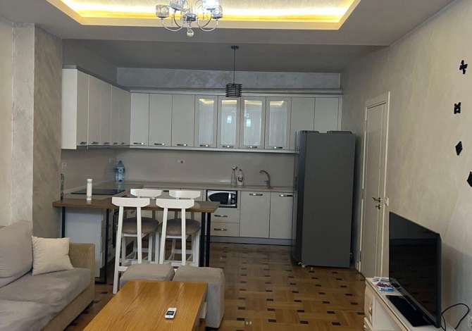 Shtepi ne shitje Apartament ne Tirane, 2+1, Mobilimi E mobiluar, Pagesa 145,000  Euro.