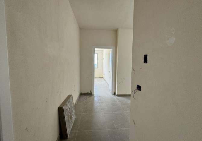 Shtepi ne shitje Apartament ne Tirane, 2+1, Mobilimi Bosh, pa mobiluar, Pagesa 135,000  Euro.