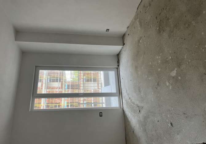 Shtepi ne shitje Apartament ne Tirane, 2+1, Mobilimi Bosh, pa mobiluar, Pagesa 100,000  Euro.