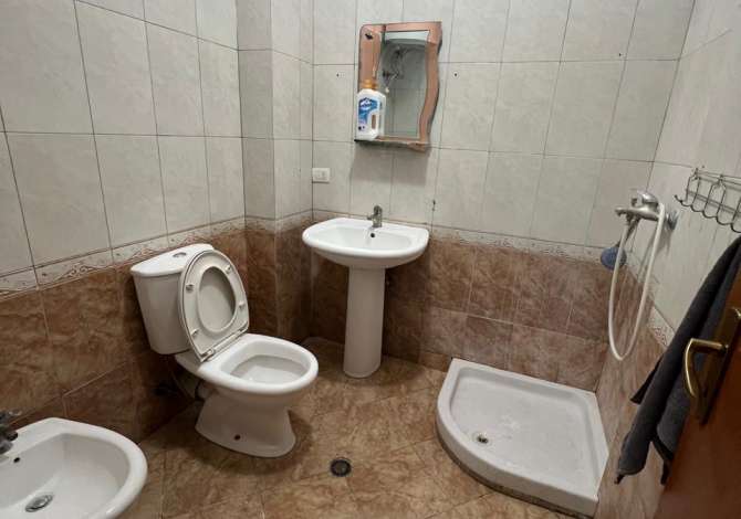 Shtepi me qera Apartament ne Tirane, 1+1, Mobilimi E mobiluar, Pagesa 400  Euro.