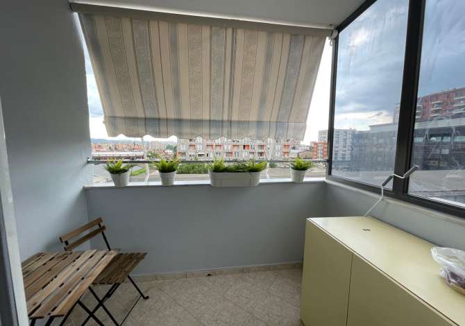 Shtepi me qera Apartament ne Tirane, 2+1, Mobilimi E mobiluar, Pagesa 800  Euro.