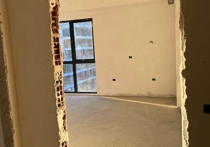 Shtepi ne shitje Apartament ne Tirane, 2+1, Mobilimi Bosh, pa mobiluar, Pagesa 121,500  Euro.