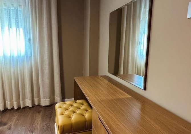 Shtepi me qera Apartament ne Tirane, 2+1, Mobilimi E mobiluar, Pagesa 900  Euro.