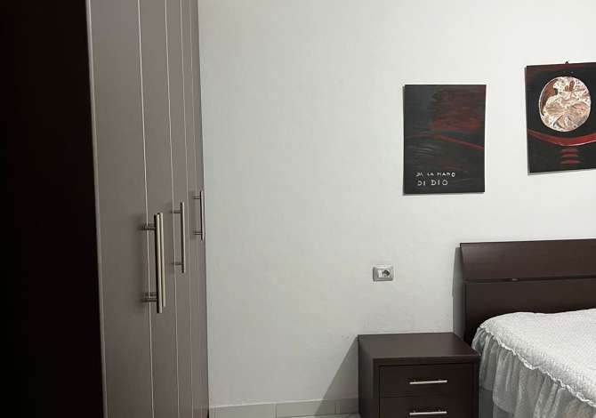 Shtepi me qera 2+1 ne Tirane - 42,000 Leke