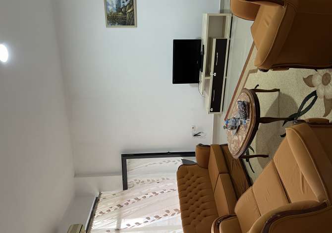 Shtepi me qera 2+1 ne Tirane - 40,000 Leke