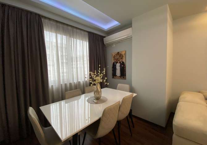 Shtepi ne shitje Apartament ne Tirane, 2+1, Mobilimi E mobiluar, Pagesa 155,000  Euro.