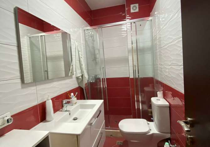 Shtepi ne shitje Apartament ne Tirane, 2+1, Mobilimi E mobiluar, Pagesa 155,000  Euro.