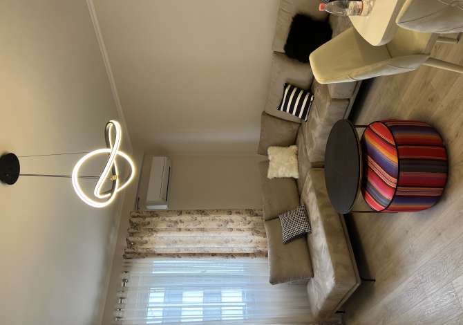 Shtepi me qera Apartament ne Tirane, 1+1, Mobilimi E mobiluar, Pagesa 500  Euro.