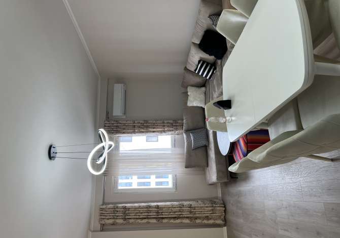 Shtepi me qera Apartament ne Tirane, 1+1, Mobilimi E mobiluar, Pagesa 500  Euro.