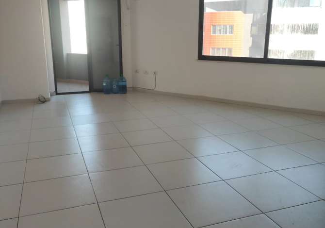 Shtepi ne shitje Apartament ne Tirane, 2+1, Mobilimi Bosh, pa mobiluar, Pagesa 134,000  Euro.