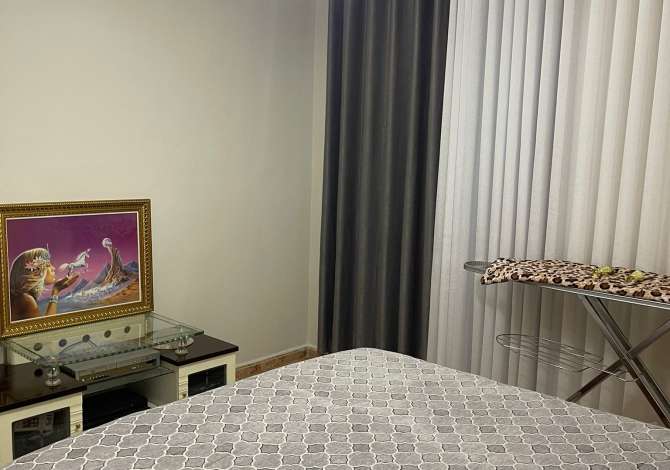 Shtepi me qera Apartament ne Tirane, 3+1, Mobilimi E mobiluar, Pagesa 800  Euro.