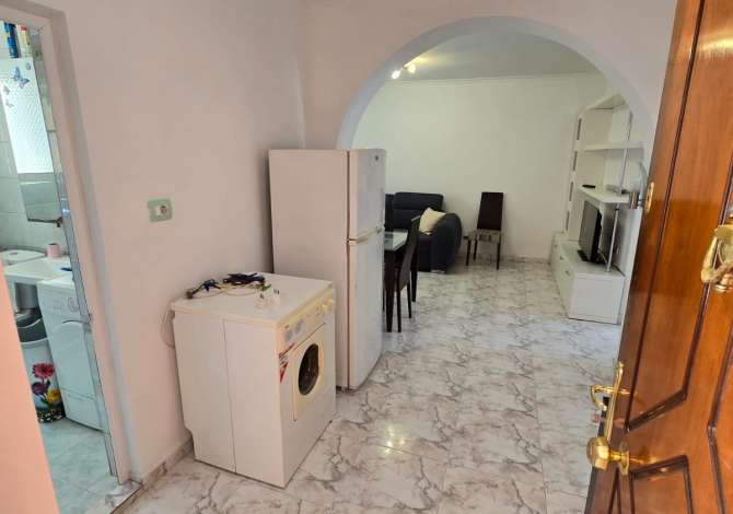 Shtepi ne shitje Apartament ne Tirane, 1+1, Mobilimi E mobiluar, Pagesa 88,000  Euro.